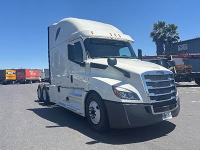 Freightliner Cascadia 126 Sleeper Semi Truck - 72" Integral Sleeper, 455HP, 12 Speed Automatic