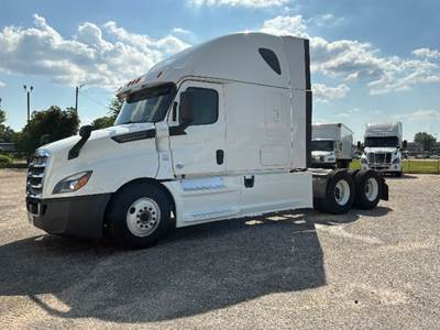 Freightliner Cascadia 126 Sleeper Semi Truck - 72" Integral Sleeper, Cummins 450HP, 13 Speed Automatic