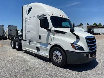 Freightliner Cascadia 126 Sleeper Semi Truck - 72" Integral Sleeper, 455HP, 12 Speed Automatic