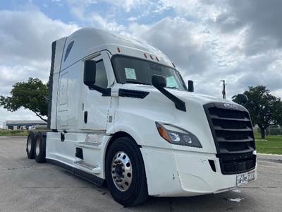 Freightliner Cascadia 126 Sleeper Semi Truck - 72" Integral Sleeper, 475HP, 12 Speed Automatic