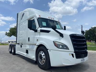 Freightliner Cascadia 126 Sleeper Semi Truck - 72" Integral Sleeper, 475HP, 12 Speed Automatic