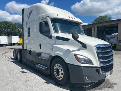 Freightliner Cascadia 126 Sleeper Semi Truck - 72" Integral Sleeper, 410HP, 12 Speed Automatic