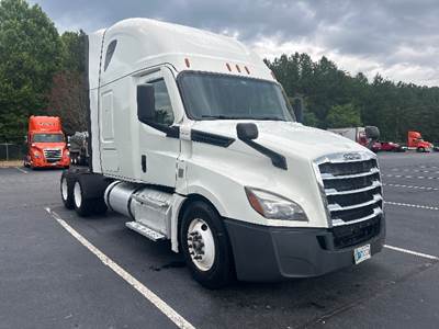 Freightliner Cascadia 126 Sleeper Semi Truck - 72" Integral Sleeper, Cummins 450HP, 12 Speed Automatic