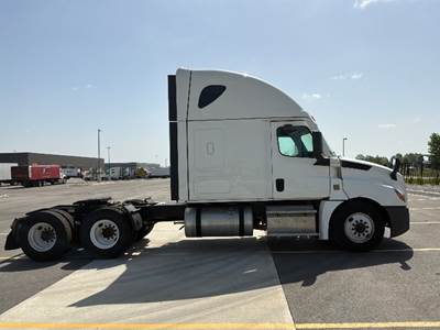 Freightliner Cascadia 126 Sleeper Semi Truck - 72" Integral Sleeper, 455HP, 12 Speed Automatic
