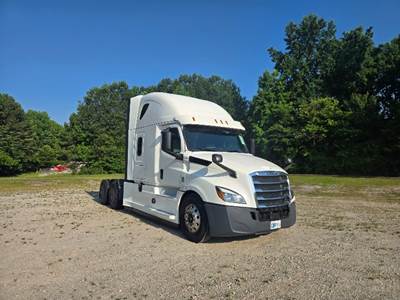 Freightliner Cascadia 126 Sleeper Semi Truck - 72" Integral Sleeper, 455HP, 12 Speed Automatic