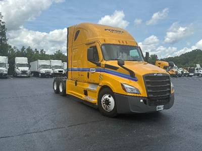 Freightliner Cascadia 126 Sleeper Semi Truck - 72" Integral Sleeper, 455HP, 12 Speed Automatic