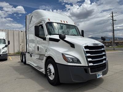 Freightliner Cascadia 126 Sleeper Semi Truck - 72" Integral Sleeper, 455HP, 12 Speed Automatic