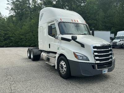 Freightliner Cascadia 126 Sleeper Semi Truck - 72" Integral Sleeper, 455HP, 12 Speed Automatic