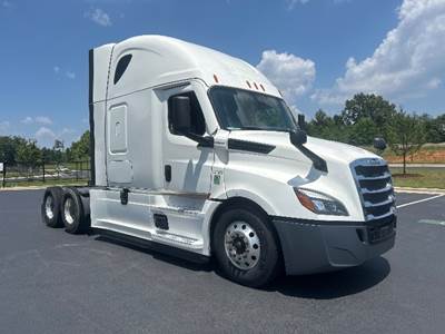 Freightliner Cascadia 126 Sleeper Semi Truck - 72" Integral Sleeper, 455HP, 12 Speed Automatic