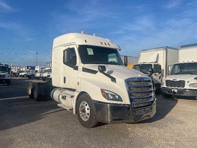 Freightliner Cascadia 126 Sleeper Semi Truck - 48" Integral Sleeper, 450HP, 6 Speed Automatic