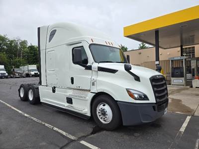 Freightliner Cascadia 126 Sleeper Semi Truck - 72" Integral Sleeper, 455HP, 12 Speed Automatic