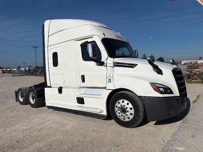 Freightliner Cascadia 126 Sleeper Semi Truck - 72" Integral Sleeper, 450HP, 12 Speed Automatic