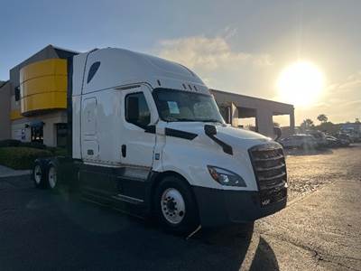 Freightliner Cascadia 126 Sleeper Semi Truck - 72" Integral Sleeper, 450HP, 12 Speed Automatic