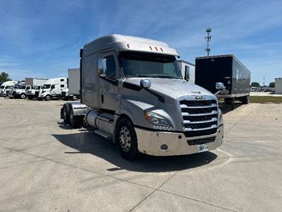 Freightliner Cascadia 126 Sleeper Semi Truck - 60" Integral Sleeper, 455HP, 10 Speed Manual
