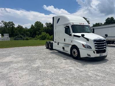 Freightliner Cascadia 126 Sleeper Semi Truck - 72" Integral Sleeper, 455HP, 12 Speed Automatic