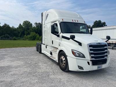 Freightliner Cascadia 126 Sleeper Semi Truck - 72" Integral Sleeper, 455HP, 12 Speed Automatic