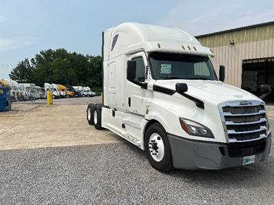 Freightliner Cascadia 126 Sleeper Semi Truck - 72" Integral Sleeper, 455HP, 12 Speed Automatic