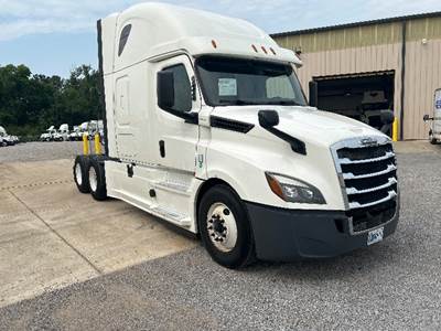 Freightliner Cascadia 126 Sleeper Semi Truck - 72" Integral Sleeper, 455HP, 12 Speed Automatic