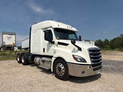 Freightliner Cascadia 126 Sleeper Semi Truck - 60" Integral Sleeper, Cummins 450HP, 10 Speed Automatic
