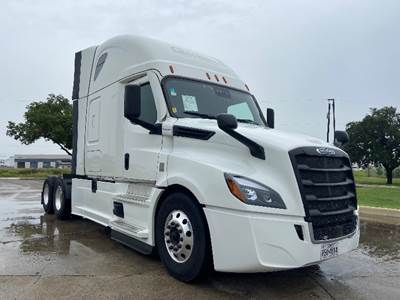 Freightliner Cascadia 126 Sleeper Semi Truck - 72" Integral Sleeper, 475HP, 12 Speed Automatic