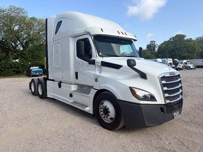 Freightliner Cascadia 126 Sleeper Semi Truck - 72" Integral Sleeper, 455HP, 12 Speed Automatic