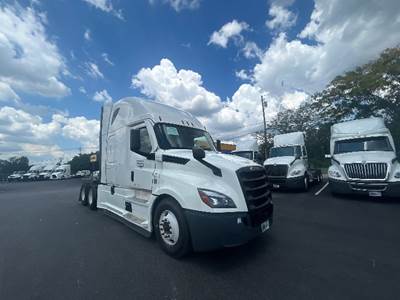 Freightliner Cascadia 126 Sleeper Semi Truck - 72" Integral Sleeper, 455HP, 12 Speed Automatic