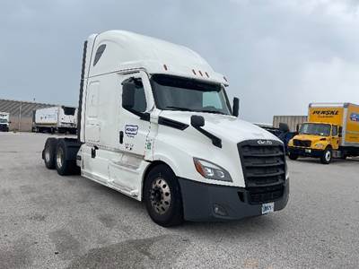 Freightliner Cascadia 126 Sleeper Semi Truck - 72" Integral Sleeper, 475HP, 12 Speed Automatic