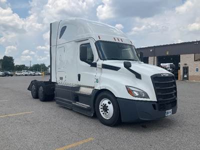 Freightliner Cascadia 126 Sleeper Semi Truck - 72" Integral Sleeper, 450HP, 12 Speed Automatic