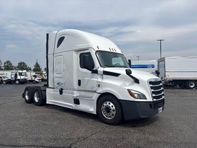 Freightliner Cascadia 126 Sleeper Semi Truck - 72" Integral Sleeper, 455HP, 12 Speed Automatic