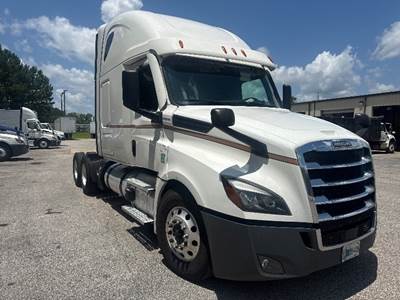 Freightliner Cascadia 126 Sleeper Semi Truck - 72" Integral Sleeper, 475HP, 10 Speed Manual