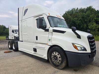 Freightliner Cascadia 126 Sleeper Semi Truck - 72" Integral Sleeper, 455HP, 12 Speed Automatic