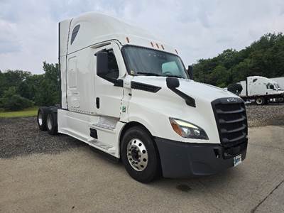Freightliner Cascadia 126 Sleeper Semi Truck - 72" Integral Sleeper, 455HP, 12 Speed Automatic
