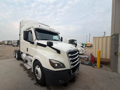 Freightliner Cascadia 126 Sleeper Semi Truck - 60" Integral Sleeper, 455HP, 12 Speed Automatic