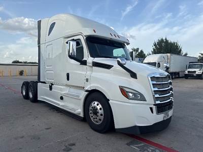Freightliner Cascadia 126 Sleeper Semi Truck - 72" Integral Sleeper, 455HP, 12 Speed Automatic