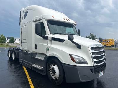 Freightliner Cascadia 126 Sleeper Semi Truck - 72" Integral Sleeper, 455HP, 12 Speed Automatic