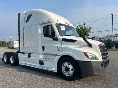 Freightliner Cascadia 126 Sleeper Semi Truck - 72" Integral Sleeper, 455HP, 12 Speed Automatic