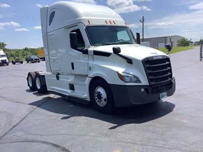 Freightliner Cascadia 126 Sleeper Semi Truck - 72" Integral Sleeper, 455HP, 12 Speed Automatic