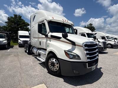 Freightliner Cascadia 126 Sleeper Semi Truck - 72" Integral Sleeper, 475HP, 10 Speed Manual