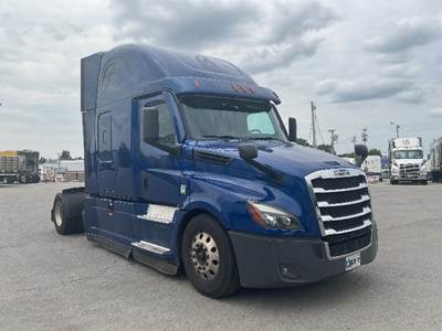 Freightliner Cascadia 126 Single Axle Sleeper Semi Truck - 72" Integral Sleeper, 435HP, 12 Speed Automatic