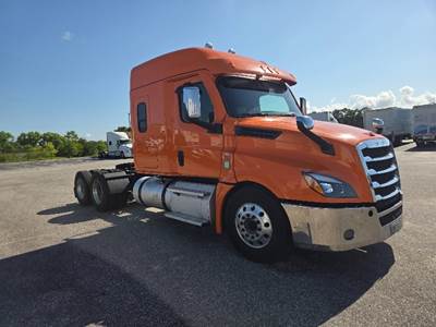 Freightliner Cascadia 126 Sleeper Semi Truck - 60" Integral Sleeper, Cummins 450HP, 10 Speed Manual