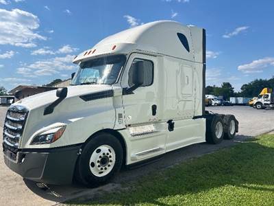 Freightliner Cascadia 126 Sleeper Semi Truck - 72" Integral Sleeper, 455HP, 12 Speed Automatic