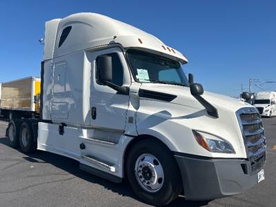Freightliner Cascadia 126 Sleeper Semi Truck - 72" Integral Sleeper, 455HP, 12 Speed Automatic