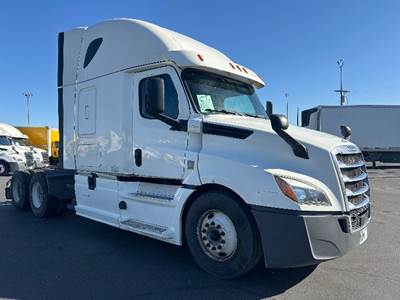 Freightliner Cascadia 126 Sleeper Semi Truck - 72" Integral Sleeper, 455HP, 12 Speed Automatic