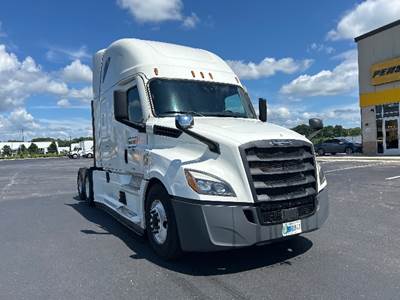 Freightliner Cascadia 126 Sleeper Semi Truck - 72" Integral Sleeper, 455HP, 12 Speed Automatic