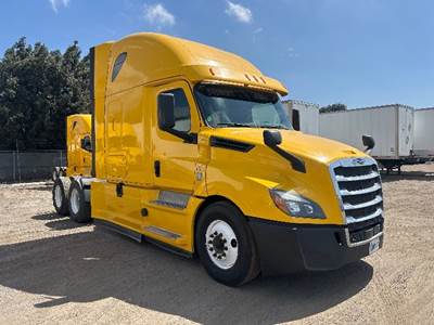 Freightliner Cascadia 126 Sleeper Semi Truck - 72" Integral Sleeper, 455HP, 12 Speed Automatic