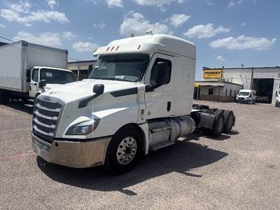 Freightliner Cascadia 126 Sleeper Semi Truck - 48" Integral Sleeper, 450HP, 6 Speed Automatic