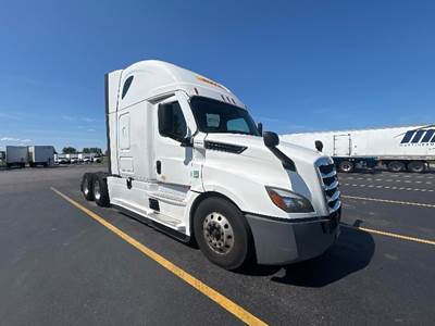 Freightliner Cascadia 126 Sleeper Semi Truck - 72" Integral Sleeper, 455HP, 12 Speed Automatic