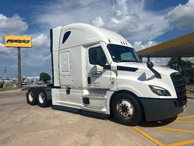 Freightliner Cascadia 126 Sleeper Semi Truck - 72" Integral Sleeper, 455HP, 12 Speed Automatic