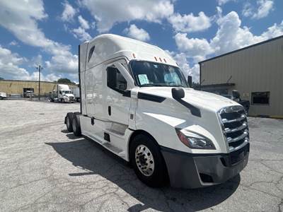 Freightliner Cascadia 126 Sleeper Semi Truck - 72" Integral Sleeper, 455HP, 12 Speed Automatic
