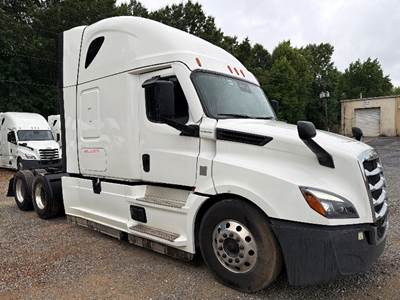 Freightliner Cascadia 126 Sleeper Semi Truck - 72" Integral Sleeper, 455HP, 12 Speed Automatic